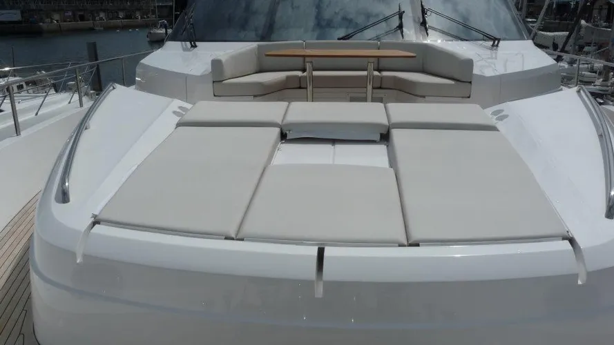 princess-98-yacht-for-sale-sun-deck