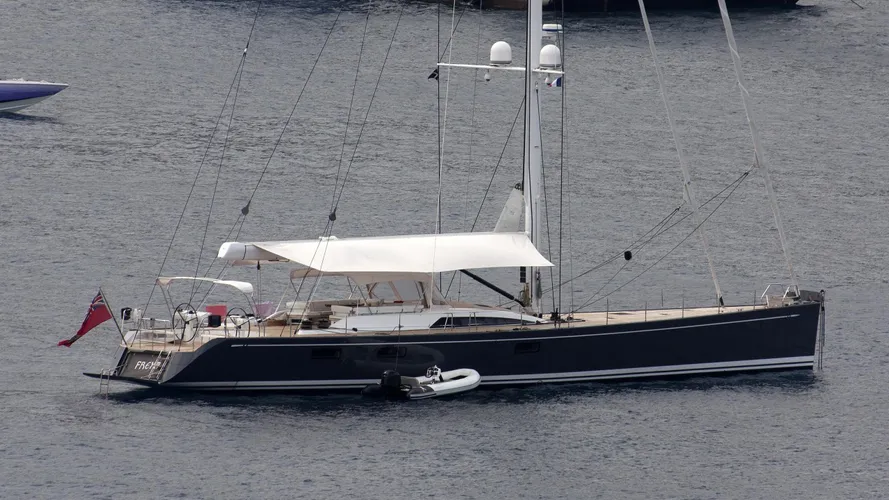 freya-yacht-exterior