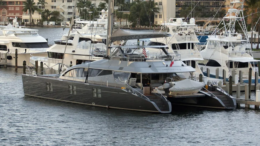 cartouche-yacht-exterior