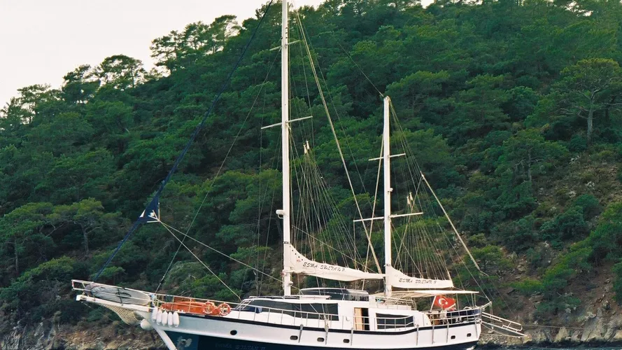 esma-sultan-ii-yacht-for-charter-profile