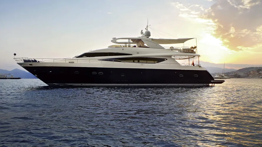 legenda-yacht-for-sale-profile