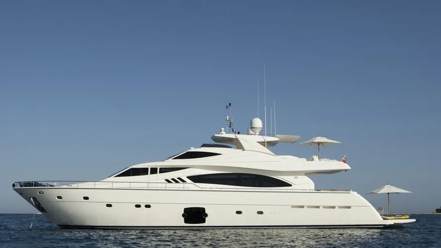 sans-abri-yacht-for-charter-profile