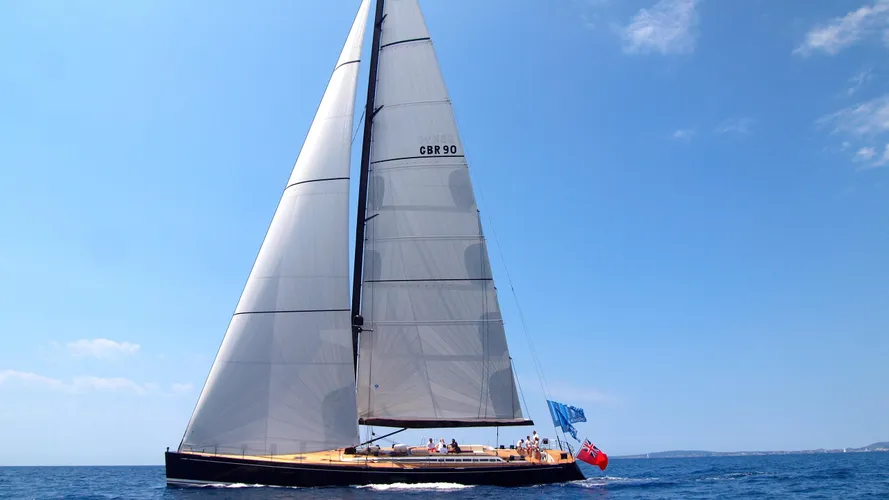 nefertiti-yacht-profile