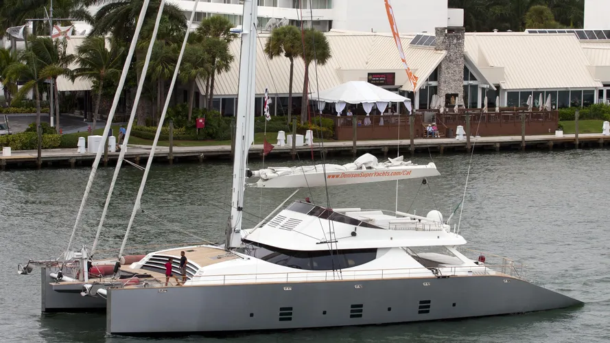 la-sella-del-diavolo-yacht-exterior