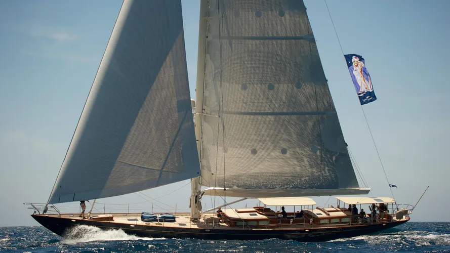 atalante-yacht-for-sale-profile