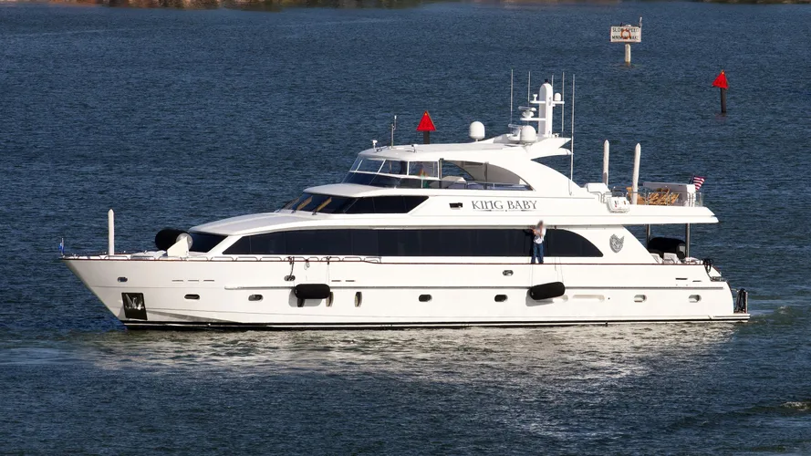 la-dolce-vita-yacht-exterior