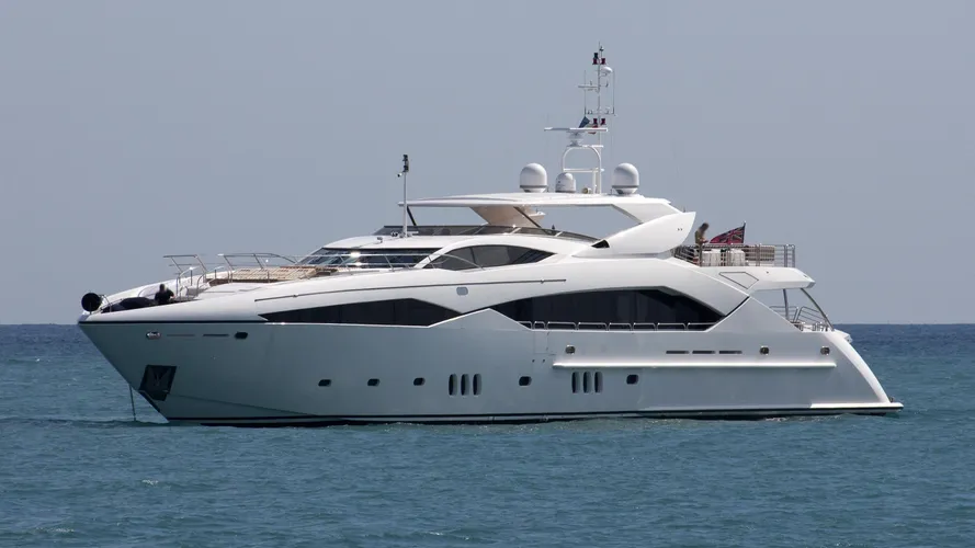 larissa-yacht-exterior