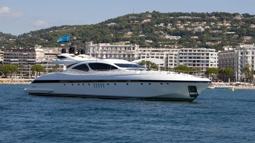 shane ability salvaje motoryacht overmarine 33m 2004 half profile