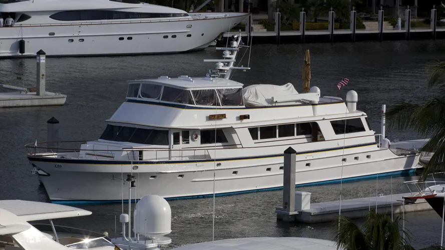 banyan-yacht-exterior