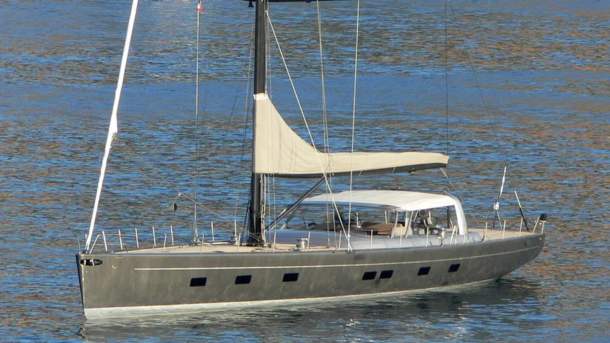 wally-b-yacht-exterior