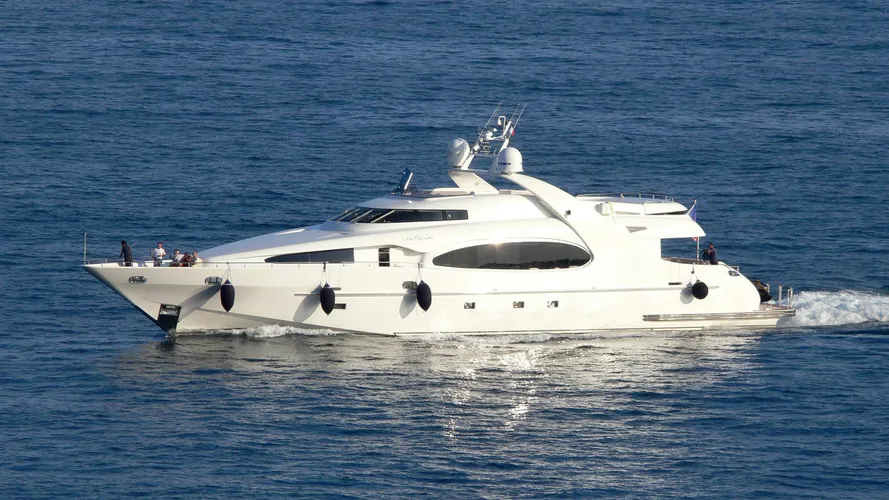 charisma-yacht-exterior