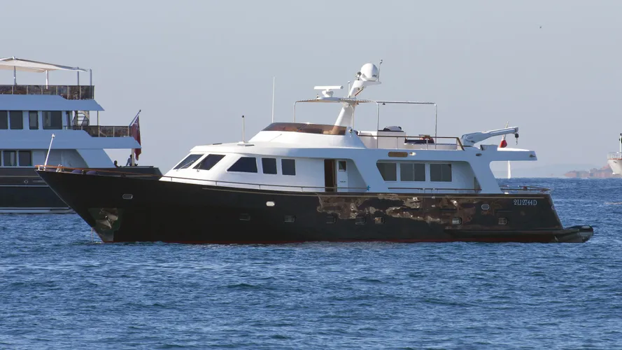 blue-lady-yacht-exterior