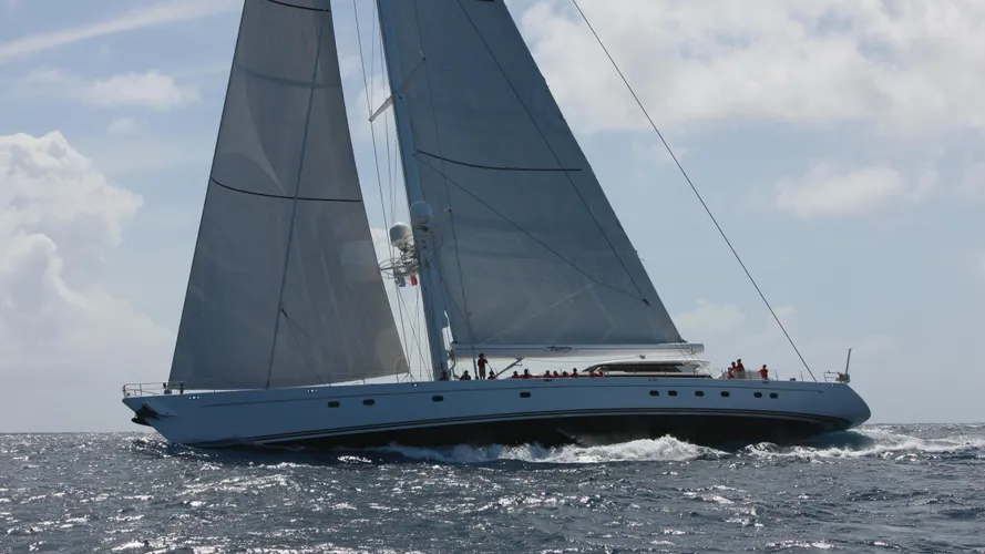 hyperion-yacht-sailing