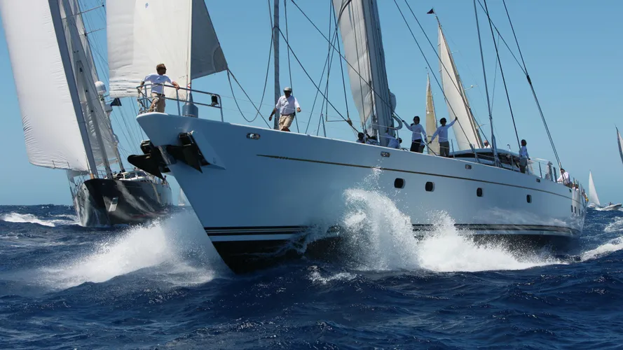 hyperion-yacht-sailing
