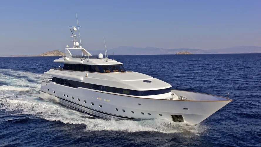 orion-yacht-running