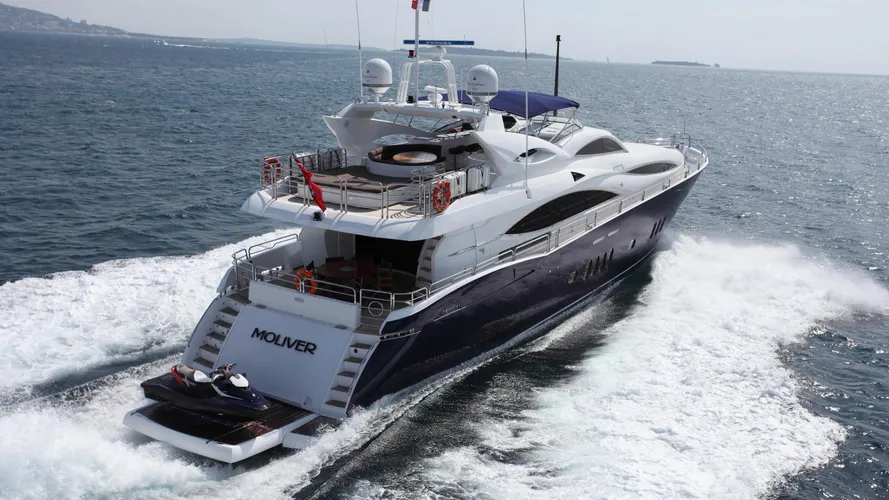 moliver-yacht-running