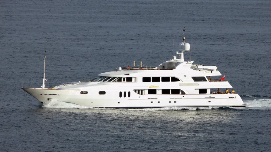 keri-lee-iii-motor-yacht-trinity-2001-54m-before-refit-profile
