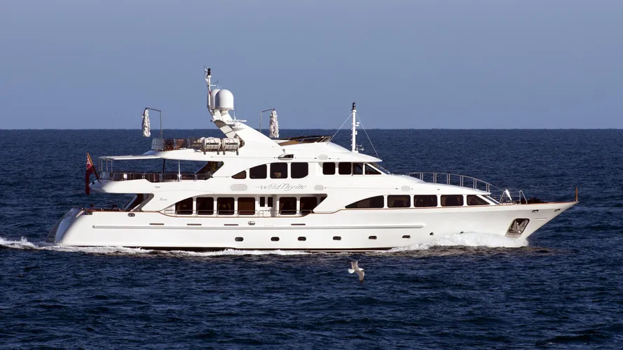 aura wild thyme motoryacht benetti 37m 2006 profile
