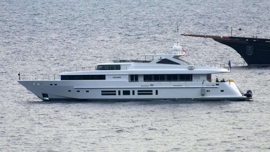 indiana-yacht-exterior