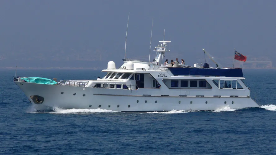lady-roxanne-yacht-exterior