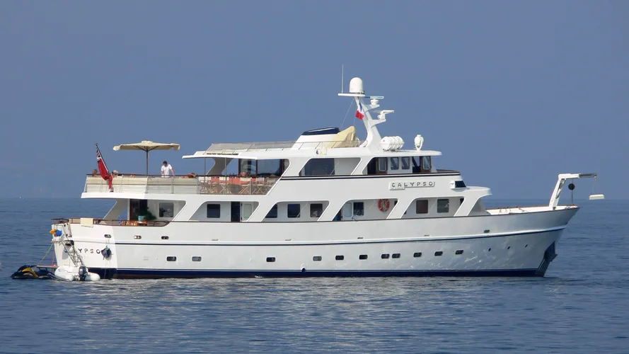 antares-of-britain-yacht-exterior