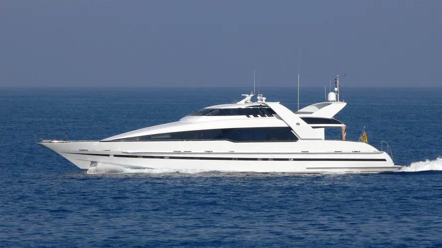 impulsive-yacht-exterior