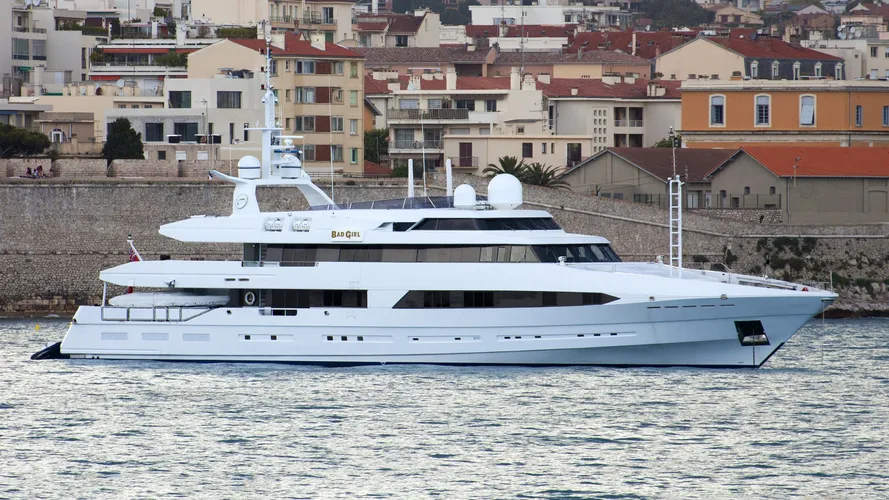 bad-girl-yacht-exterior