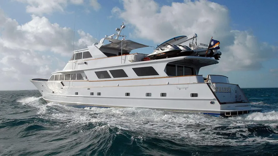 kaleen-yacht-cruising