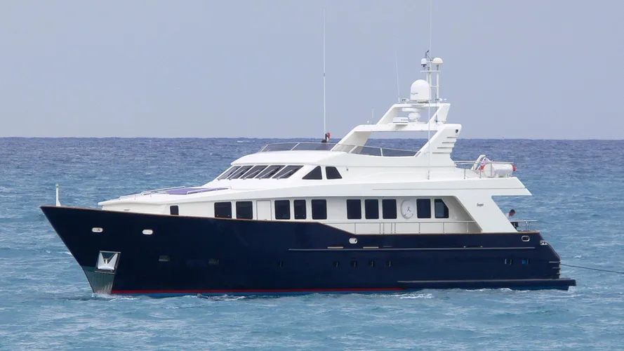 koala-yacht-exterior