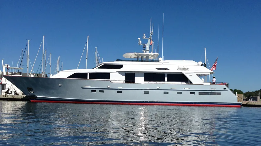 sea-bound-yacht-profile