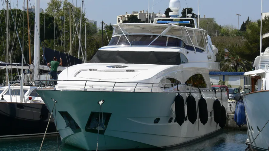 virginia-mia-yacht-exterior