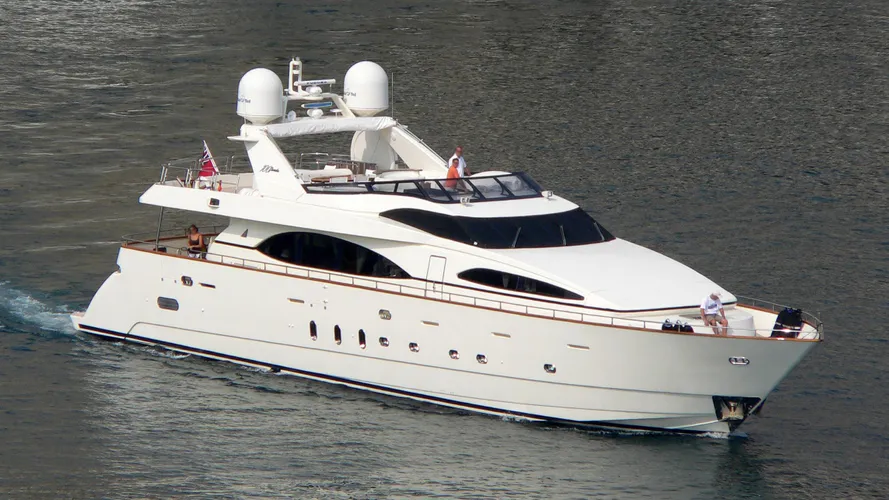 mi-nina-yacht-exterior