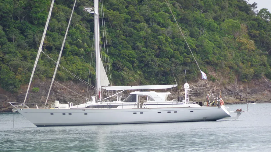 demoiselles-yacht-for-sale-profile