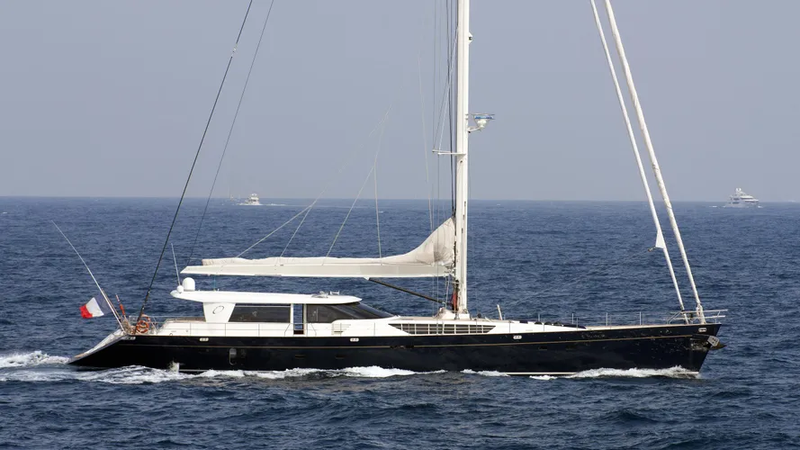 obsession-ii-yacht-exterior