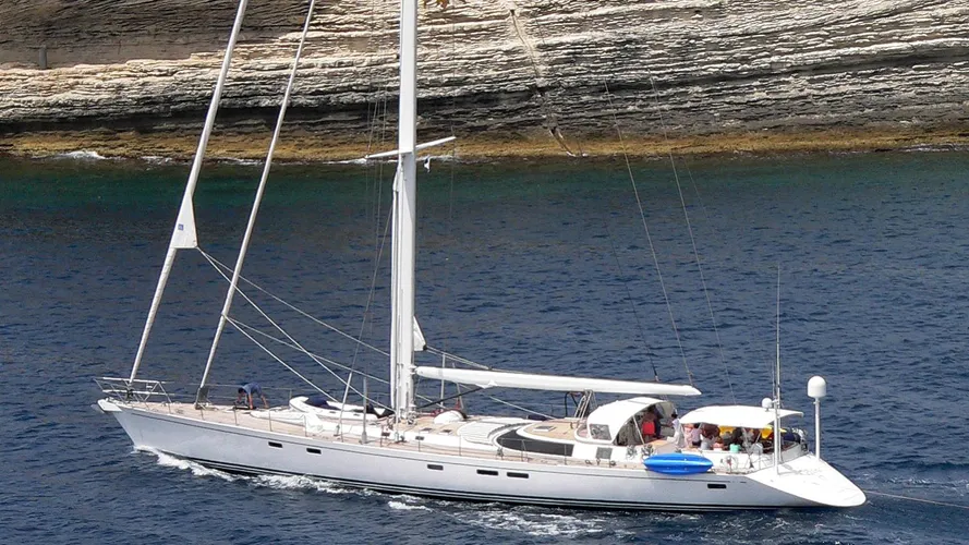 victoria-d-yacht-exterior