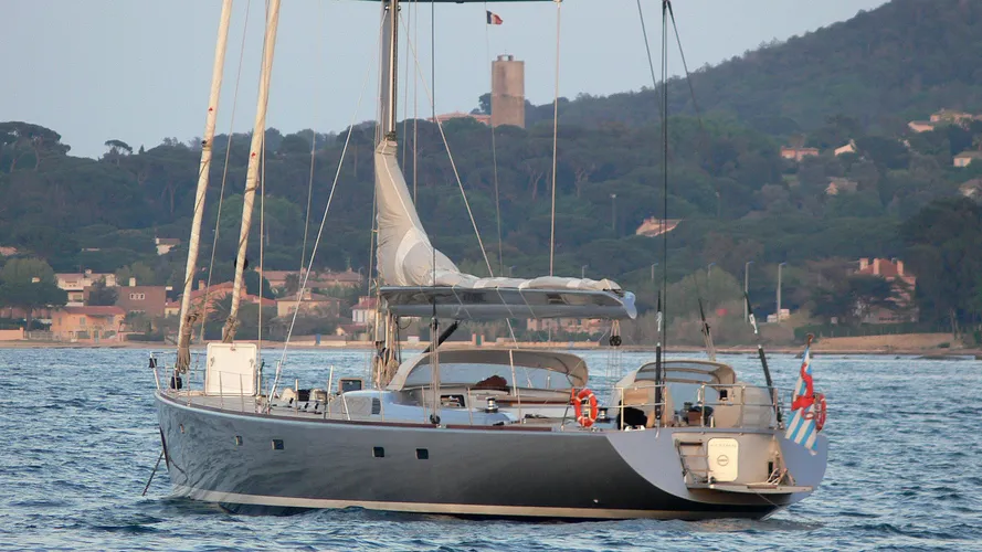 attimo-yacht-exterior