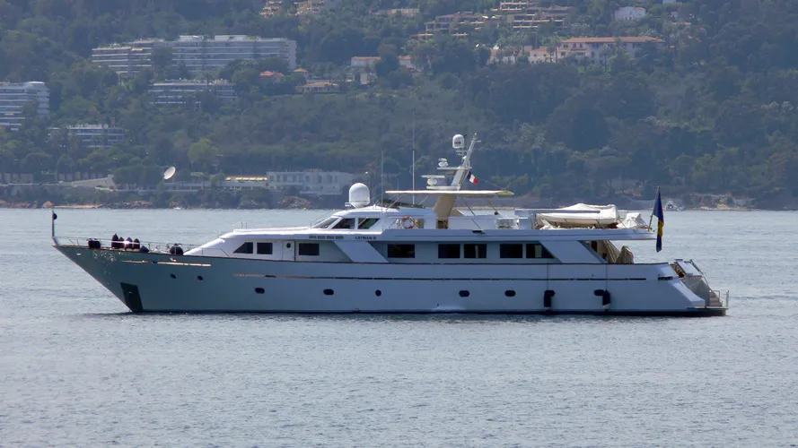 happyssima-dei-galli-yacht-exterior