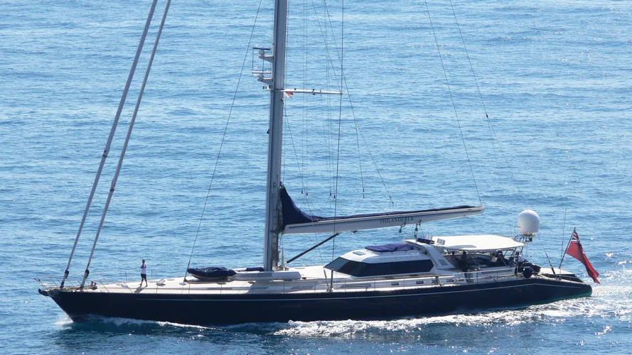 philanderer-yacht-exterior