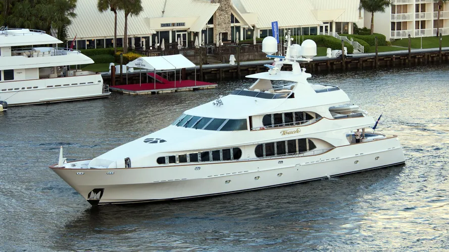 touch-yacht-exterior