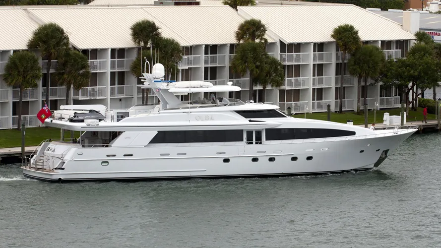 olga-yacht-exterior