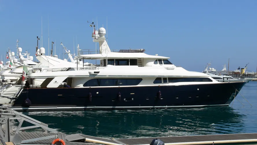 imperial-dream-yacht-exterior