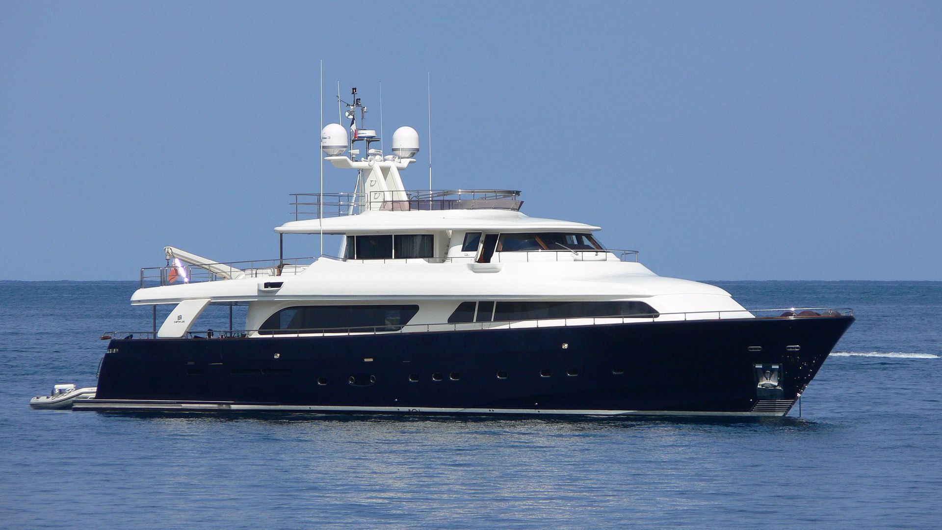 LAVINA yacht charter 2