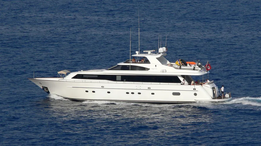 megawatt-yacht-exterior