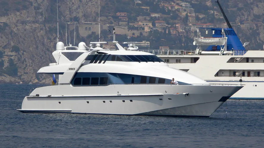moonraker-yacht-exterior
