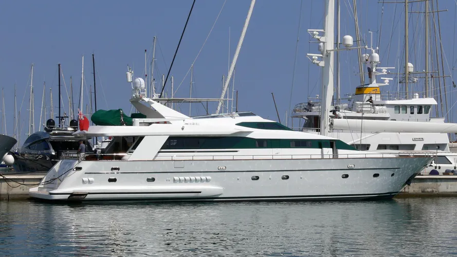 memories-yacht-exterior