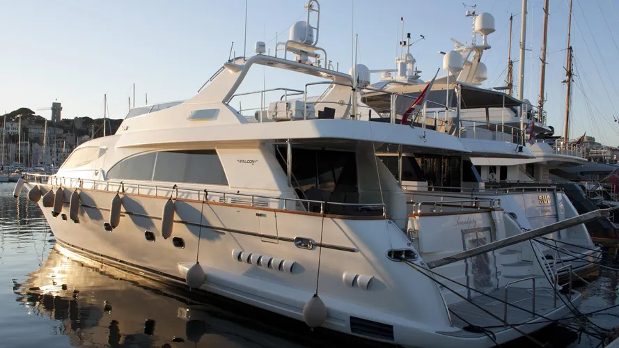 serendipity-yacht-exterior