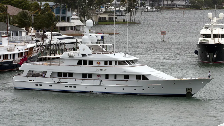 odyssey-yacht-exterior