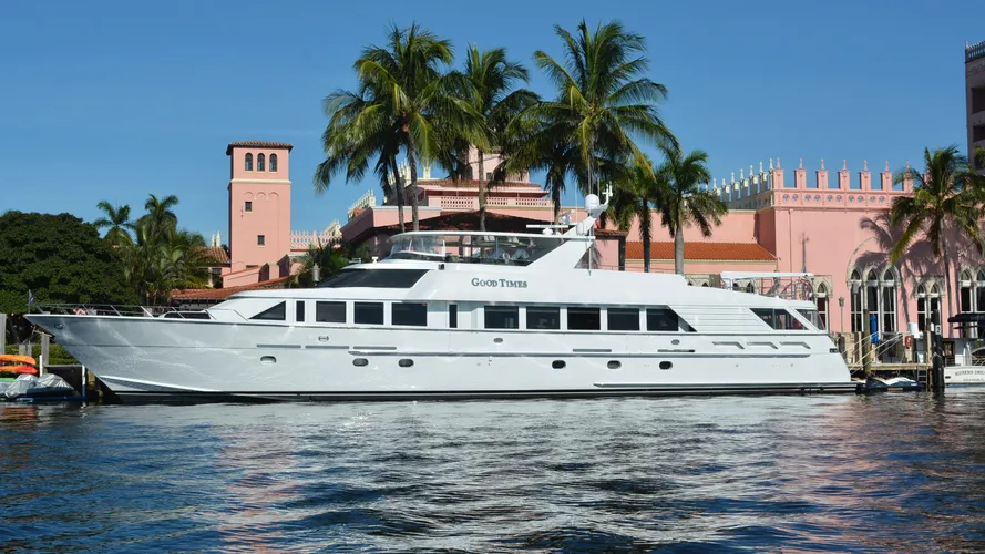 escape goodtimes camille motoryacht hatteras 34m 1995 profile