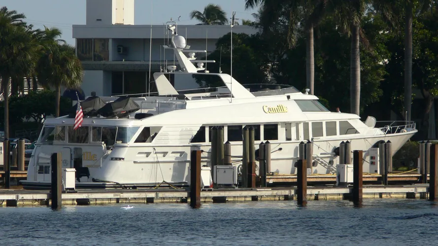 escape goodtimes camille motoryacht hatteras 34m 1995 half stern