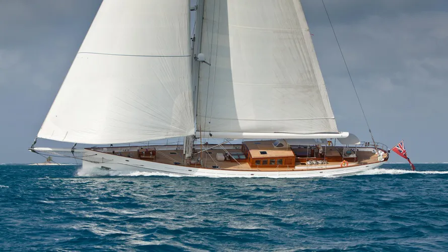 carl-linne-yacht-sailing